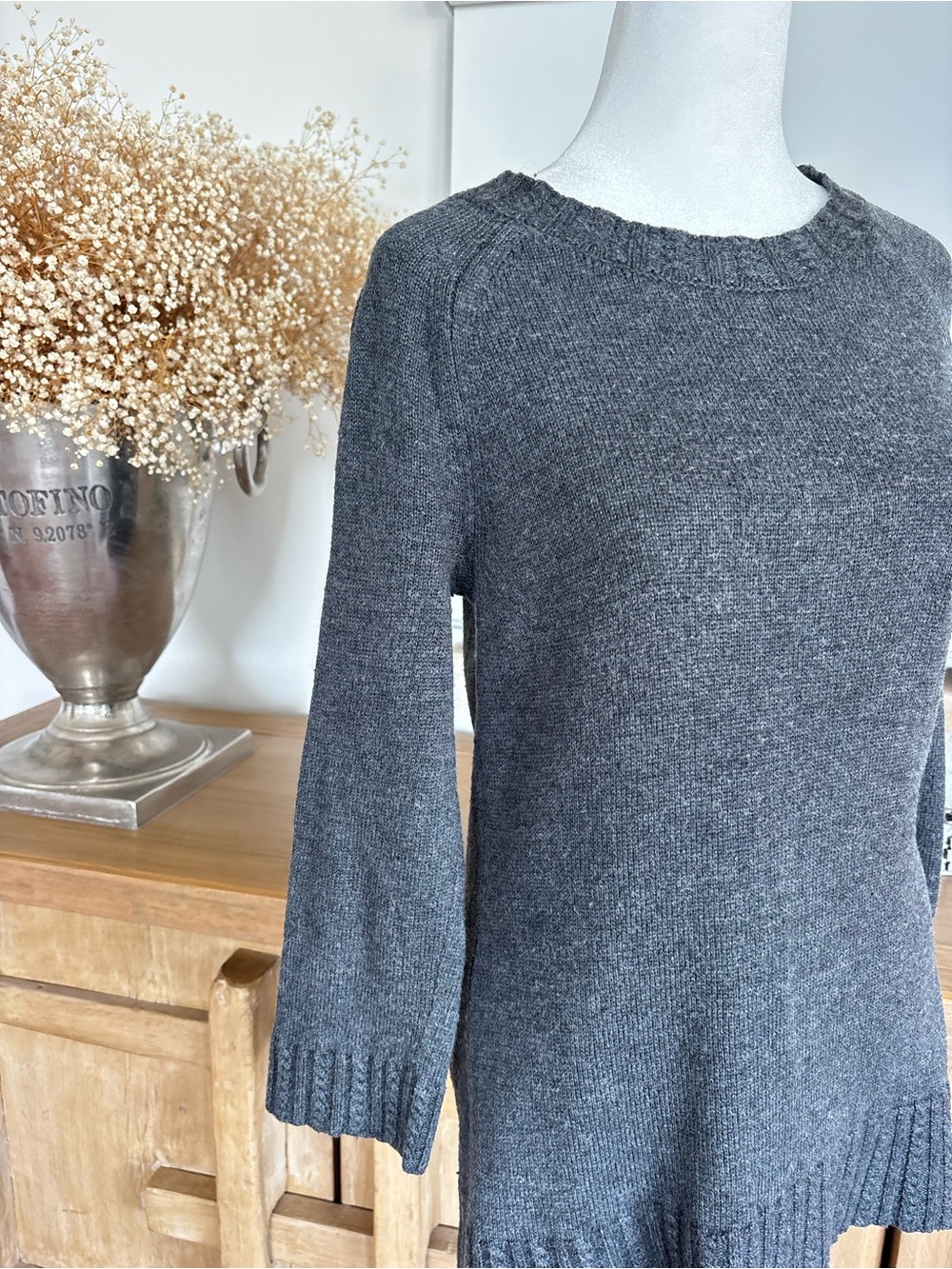 Banana Republic Charcoal Gray Wool Cashmere Blend Sweater M Quiet Luxury Cozy
